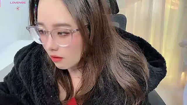 Snapshot of NEWONETO chatting on December 2025 12:59:02 AM NEWONETO online show from December 2025 12:59:02 AM