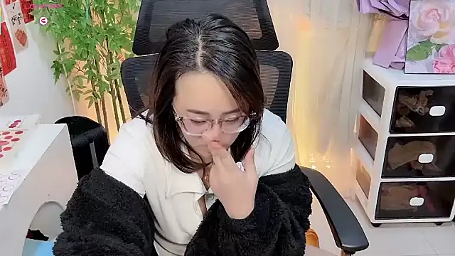 NEWONETO online show from February 2026 06:34:02 PM