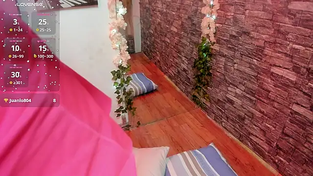 Snapshot of valery__star chatting on September 2025 01:38:02 PM valery star online show from September 2025 01:38:02 PM