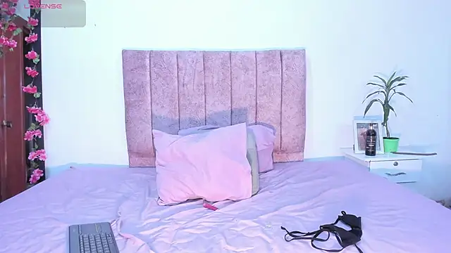 Mila 1wood online show from February 2026 12:41:01 PM