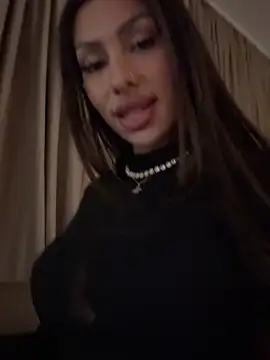 Snapshot of Candy_flippp chatting on November 2025 06:17:01 PM Candy flippp online show from November 2025 06:17:01 PM