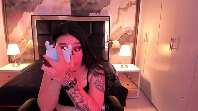 SusanVilla online show from November 2025 07:40:02 PM