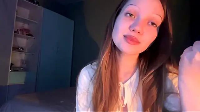 Snapshot of EmiIyKitty chatting on October 2025 08:31:01 PM EmiIyKitty online show from October 2025 08:31:01 PM