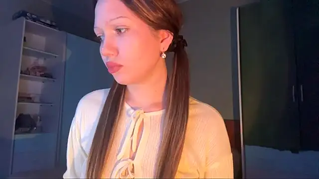 Snapshot of EmiIyKitty chatting on October 2025 08:08:02 PM EmiIyKitty online show from October 2025 08:08:02 PM