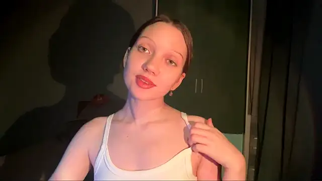 Snapshot of EmiIyKitty chatting on November 2025 08:29:02 PM EmiIyKitty online show from November 2025 08:29:02 PM