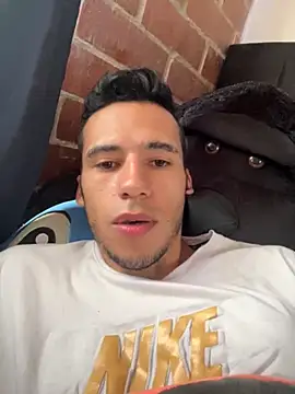 wiland hot23 online show from October 2025 03:43:01 PM