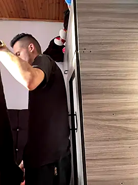 wiland hot23 online show from November 2025 09:09:02 PM