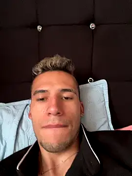 wiland hot23 online show from December 2025 08:04:01 PM