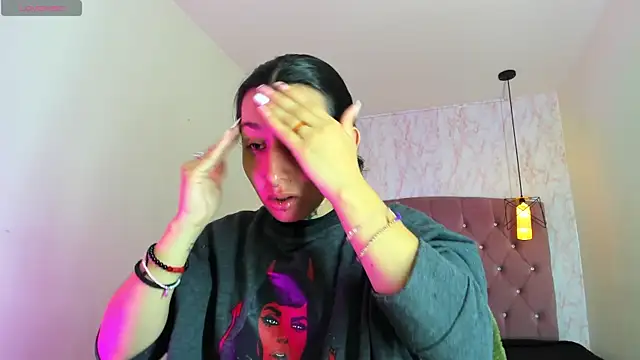 Snapshot of Iris__77 chatting on November 2025 01:21:02 PM Iris 77 online show from November 2025 01:21:02 PM