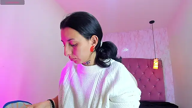 Snapshot of Iris__77 chatting on November 2025 06:07:02 PM Iris 77 online show from November 2025 06:07:02 PM