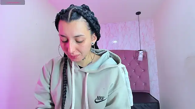 Snapshot of Iris__77 chatting on November 2025 11:57:02 AM Iris 77 online show from November 2025 11:57:02 AM