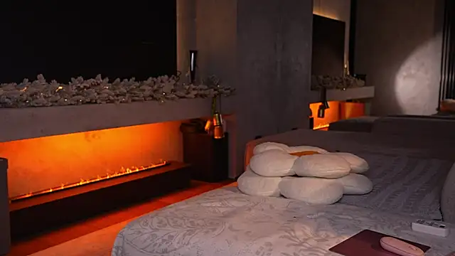 Snapshot of AlexisGraysX chatting on December 2025 10:29:01 PM AlexisGraysX online show from December 2025 10:29:01 PM