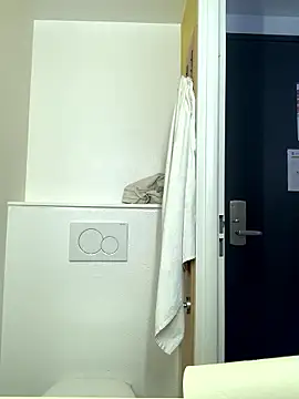 GoldenPussy1329 online show from January 2026 10:39:01 AM