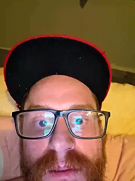 Snapshot of Hotmess12 chatting on April 2026 06:35:02 AM Hotmess12 online show from April 2026 06:35:02 AM