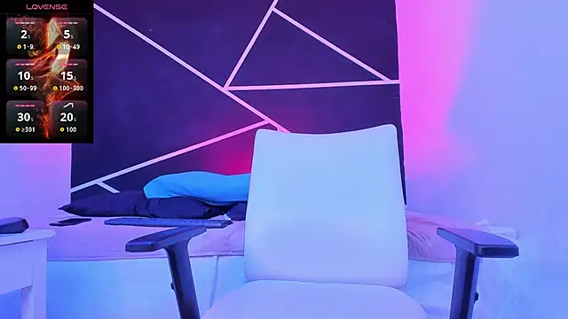 VynnyBlacke  online show from October 2025 08:08:02 PM