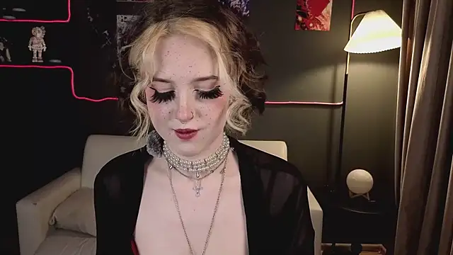 luna son online show from April 2026 10:16:01 PM