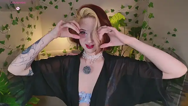 luna son online show from July 2026 09:51:01 PM