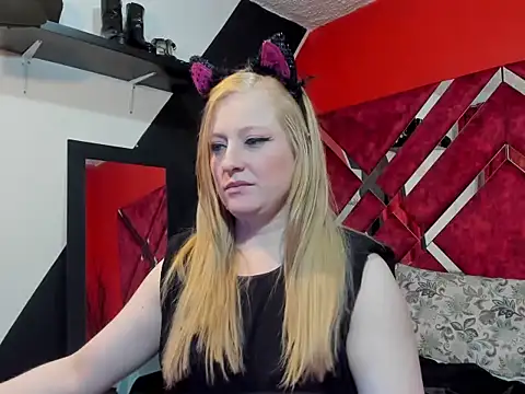 AliceCat 01 online show from December 2025 02:04:01 PM