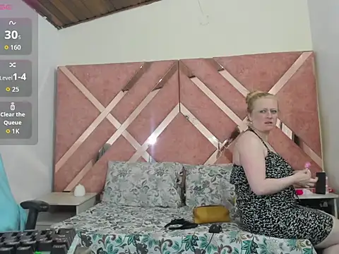 AliceCat 01 online show from December 2025 07:39:01 AM