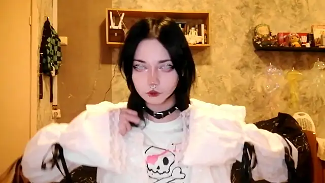 Snapshot of Beeping_Creature chatting on October 2025 05:45:02 PM Beeping Creature online show from October 2025 05:45:02 PM