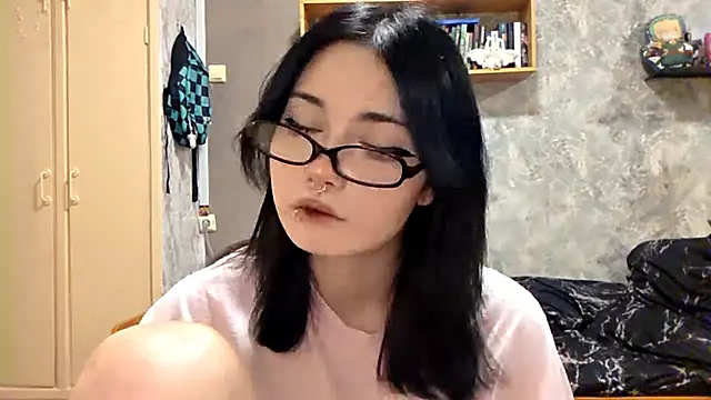 Snapshot of Beeping_Creature chatting on November 2025 03:01:02 PM Beeping Creature online show from November 2025 03:01:02 PM