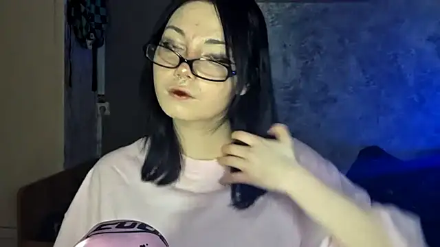 Snapshot of Beeping_Creature chatting on November 2025 02:31:02 PM Beeping Creature online show from November 2025 02:31:02 PM