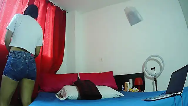 Snapshot of MissAsly chatting on November 2025 04:34:02 PM MissAsly online show from November 2025 04:34:02 PM