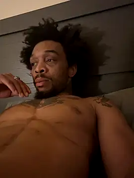 Snapshot of thefreakscomeoutatnight chatting on October 2025 07:43:02 AM thefreakscomeoutatnight online show from October 2025 07:43:02 AM