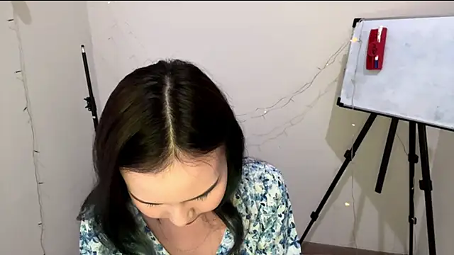 Snapshot of CarollFalick chatting on November 2025 07:33:02 AM CarollFalick online show from November 2025 07:33:02 AM