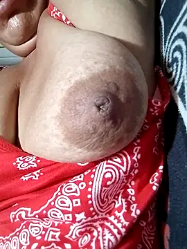 Hotmommax online show from February 2026 07:44:02 PM