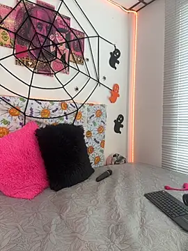 Snapshot of Sussyroxxx chatting on October 2025 05:30:02 PM Sussyroxxx online show from October 2025 05:30:02 PM