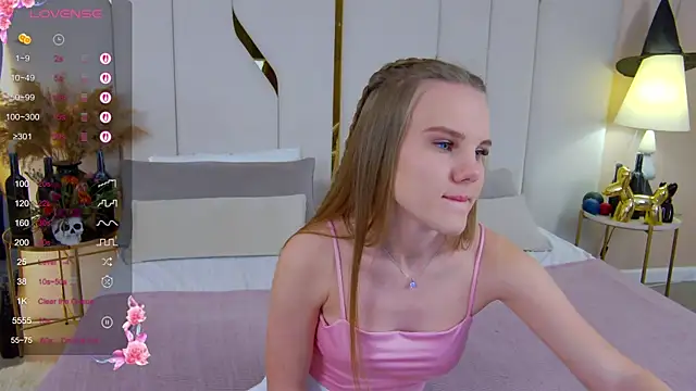 Snapshot of Lili_Lohan chatting on October 2025 05:01:01 PM Lili Lohan online show from October 2025 05:01:01 PM