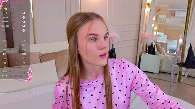 Snapshot of Lili_Lohan chatting on November 2025 05:23:01 PM Lili Lohan online show from November 2025 05:23:01 PM