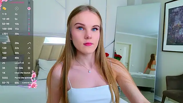 Snapshot of Lili_Lohan chatting on November 2025 05:01:01 PM Lili Lohan online show from November 2025 05:01:01 PM