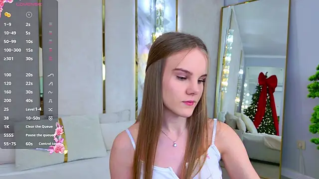 Snapshot of Lili_Lohan chatting on November 2025 05:02:01 PM Lili Lohan online show from November 2025 05:02:01 PM