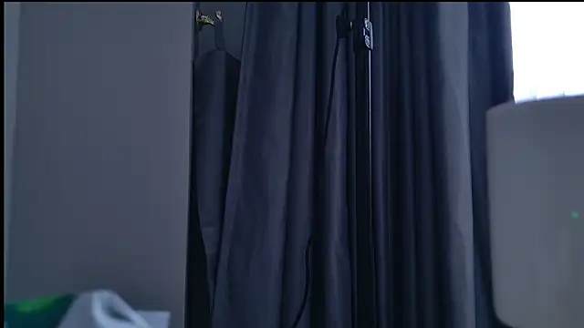 Snapshot of Milana_De chatting on November 2025 05:36:02 PM Milana De online show from November 2025 05:36:02 PM