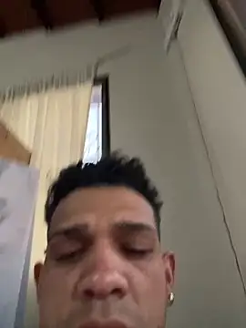 Snapshot of Valentino-elTuyo chatting on February 2026 10:51:02 AM Valentino-elTuyo online show from February 2026 10:51:02 AM