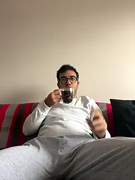 xochipilliii online show from October 2025 10:36:02 AM