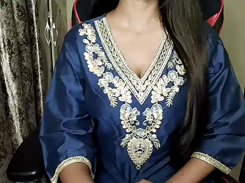 Snapshot of Brown_Girl_19 chatting on October 2025 07:00:01 PM Brown Girl 19 online show from October 2025 07:00:01 PM