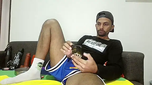 Snapshot of XxvanxX chatting on November 2025 04:05:01 PM XxvanxX online show from November 2025 04:05:01 PM