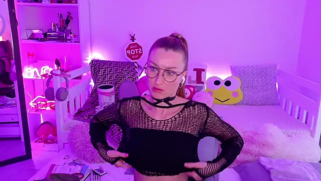 MysticRoxanne online show from December 2025 08:19:01 AM