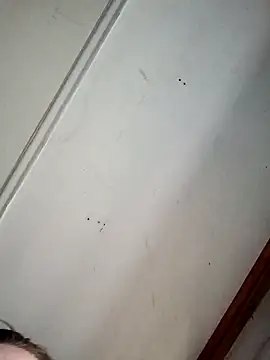 Queen2454 online show from April 2026 01:49:01 AM