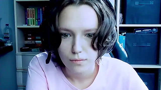 Snapshot of Diana-back chatting on October 2025 06:55:02 AM Diana-back online show from October 2025 06:55:02 AM