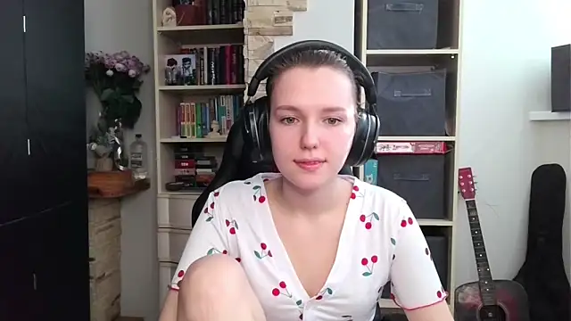 Snapshot of Diana-back chatting on October 2025 07:21:01 AM Diana-back online show from October 2025 07:21:01 AM