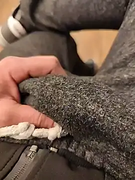 thonyx93 online show from December 2025 08:18:02 PM