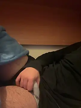 Snapshot of cazzo18cm3 chatting on October 2025 12:28:02 AM cazzo18cm3 online show from October 2025 12:28:02 AM