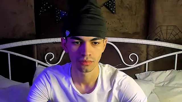 Snapshot of JaremyHarris chatting on November 2025 08:33:02 PM JaremyHarris online show from November 2025 08:33:02 PM