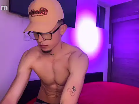 strongManLatino online show from February 2026 02:27:01 AM