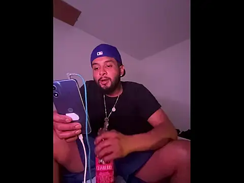 UrfavDilf69 online show from November 2025 06:25:02 AM