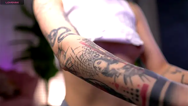 SerenaVelour online show from November 2025 02:31:02 PM